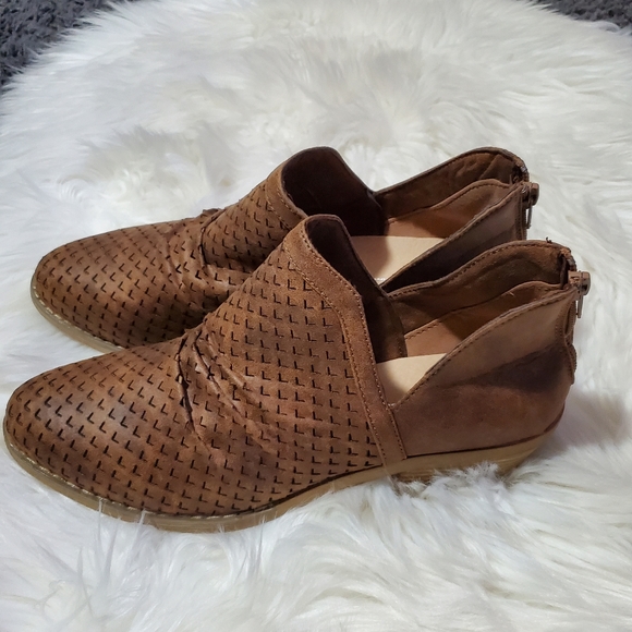 NWOT/Report Dion bootie - Picture 4 of 7